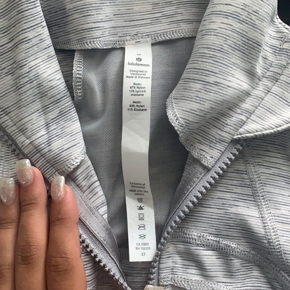 color grey/white size:0 running or workout jacket - Picture 3 of 6